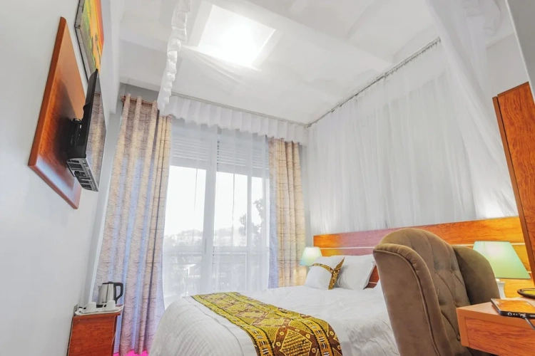 Deluxe Double room with balcony and with garden view