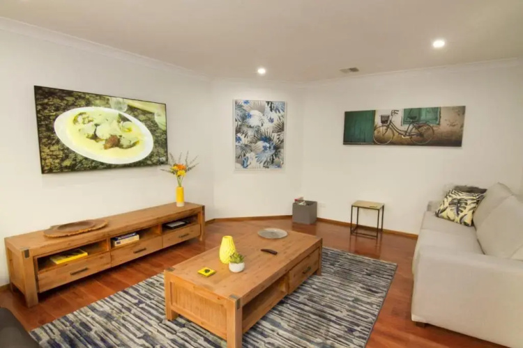 12 Mount Porepunkah Road