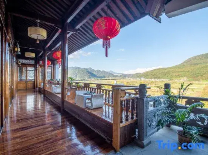 Tengchong Yinghe sightseeing Inn