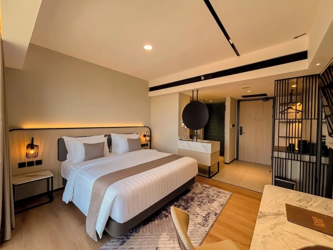 Deluxe Double room with city view
