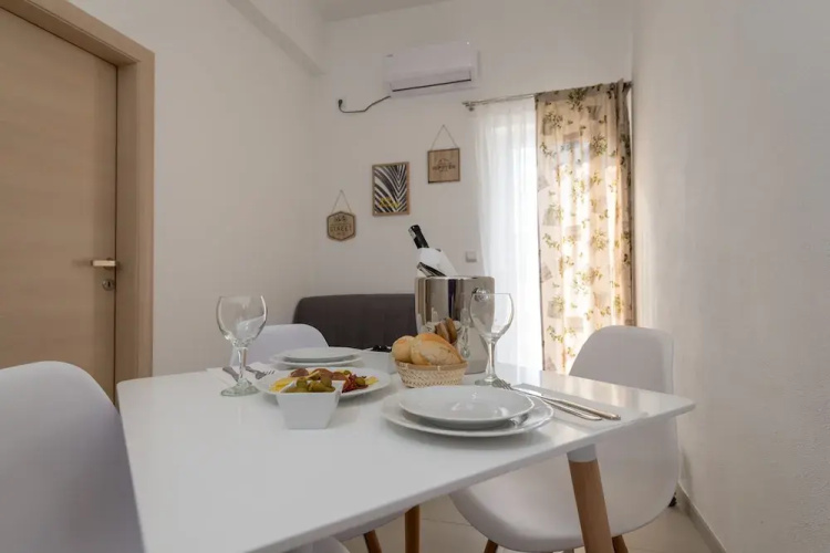 Apartments Livaja
