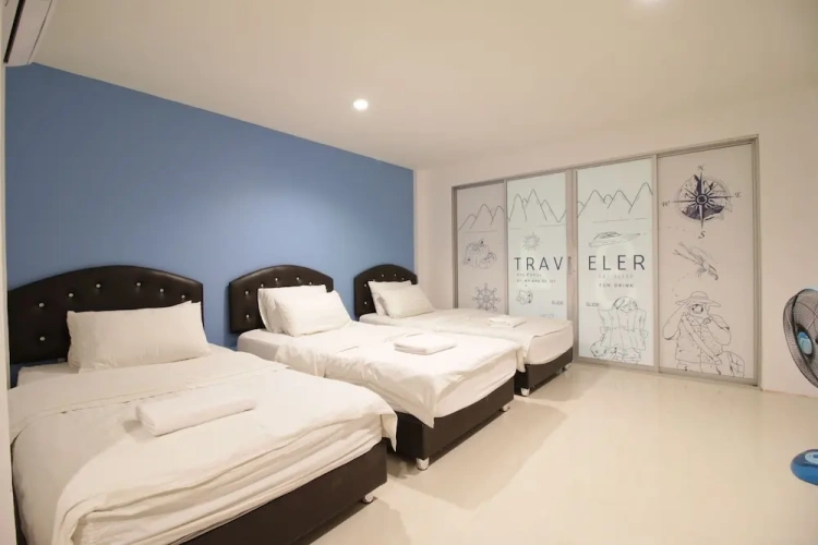 Standard Triple room