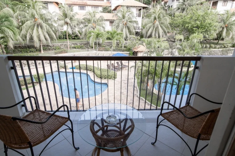 3 Bedrooms Apartment with balcony