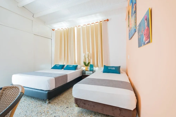 Standard Twin room