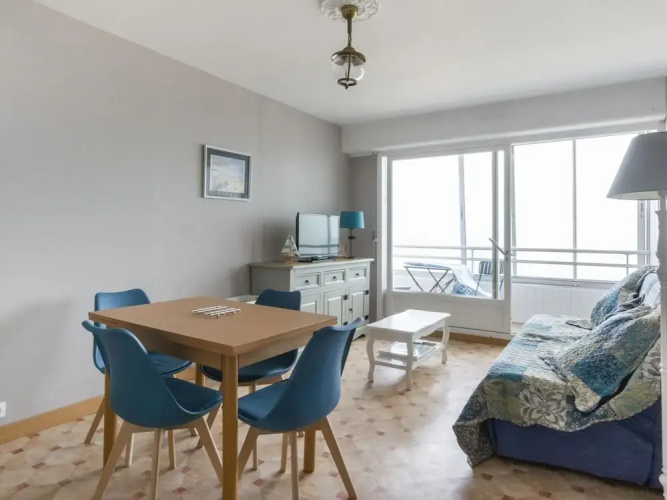 Charming Apartment in Courseulles sur Mer Near Seabeach