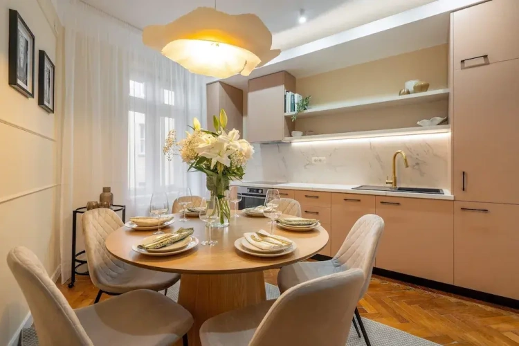 3 Bedrooms Luxury Apartment with balcony