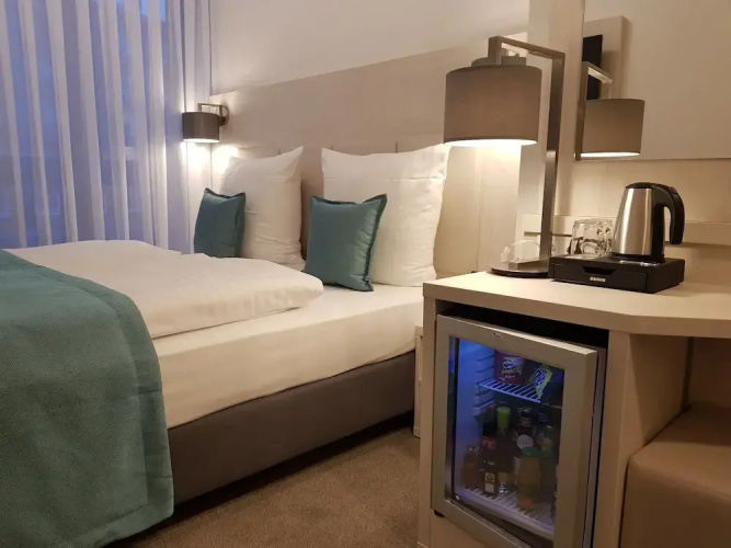 Apricot Hotel