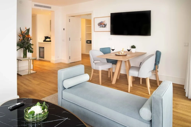 Grand Quadruple Suite with balcony