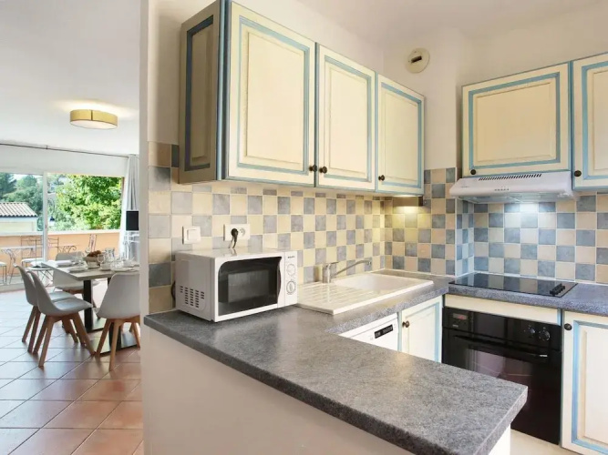 Studio in Greoux-les-bains Near Lakes