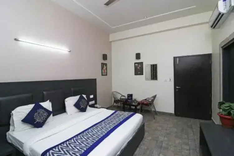 Hotel Parichay by OYO Rooms