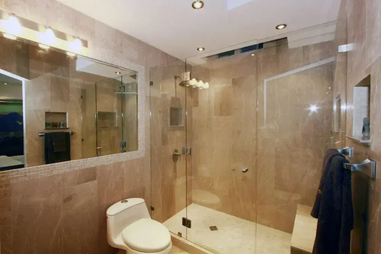 PACIFIC SUITES Boutique Hotel & Bistro