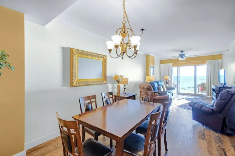Sea Breeze 1010 Penthouse