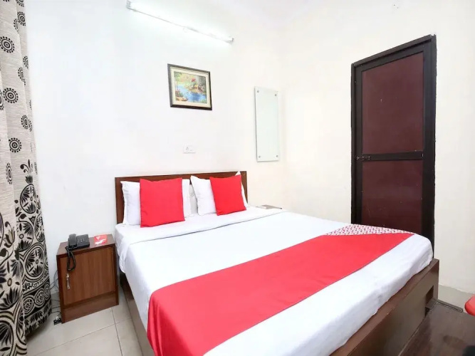 OYO 16735 Gaurav Residency