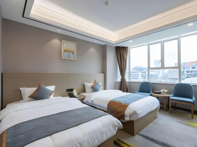 Five Rams City Hotel