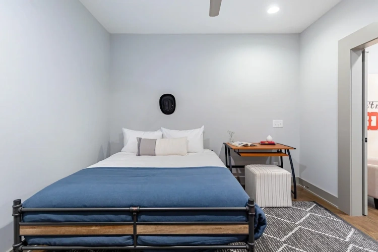 3 Bedrooms Apartment