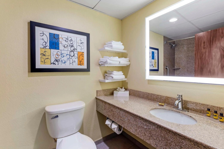 Best Western Plus North Shore Hotel photo 12