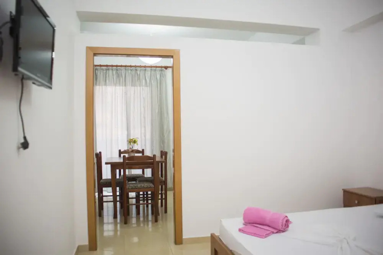 Aleksander Apartments