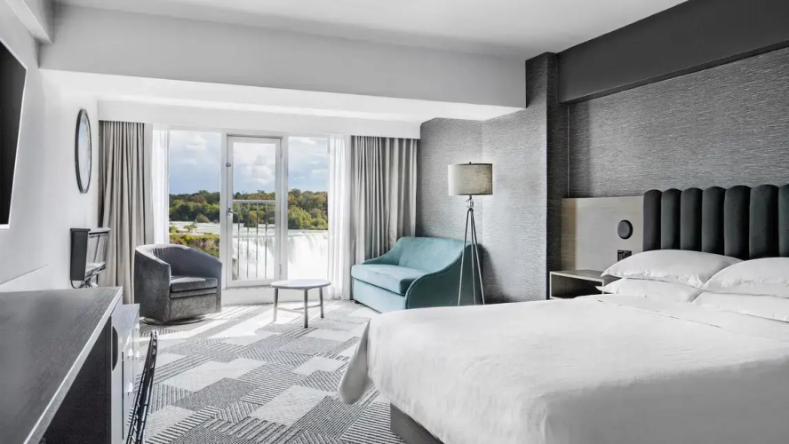 Juliet Balcony High Floor Double room Falls View
