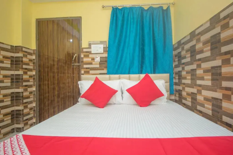 Triveni Lodge y OYO Rooms