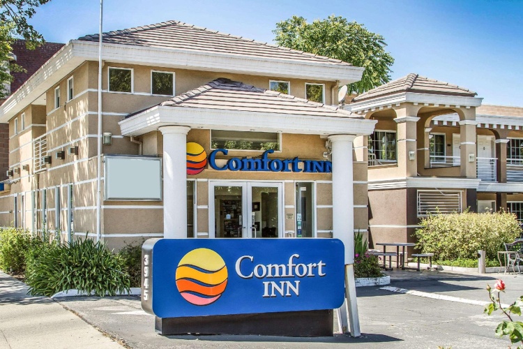 Business Quadruple room