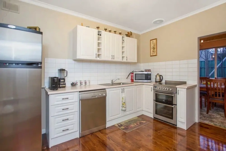 3 Bedrooms Cottage