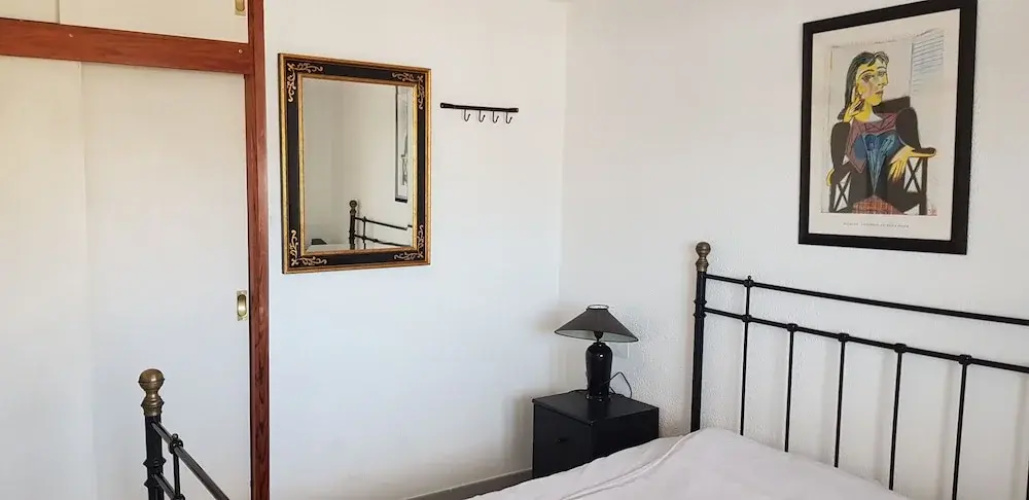 Two bedroom apartment 2 min from beach