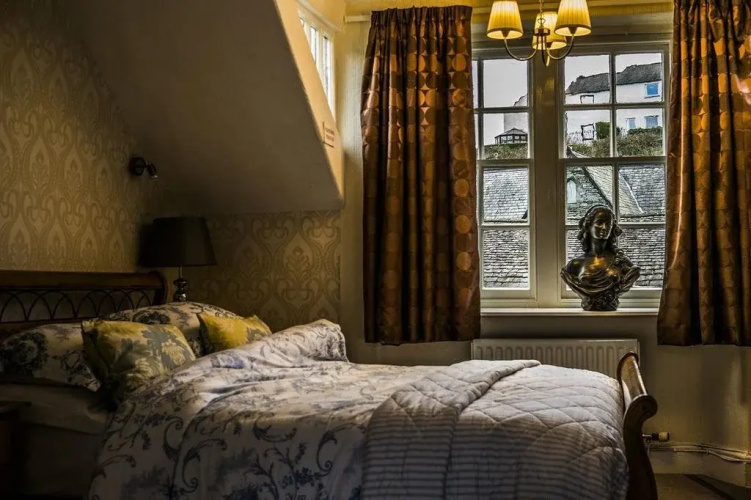 Lake View Guesthouse