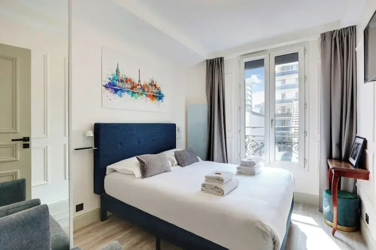 Modern Apartment With Balcony - 2br/6p- Roquette