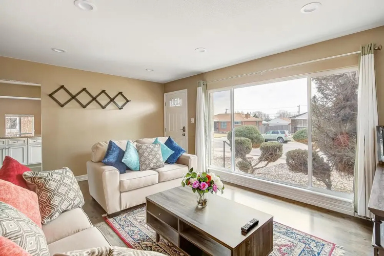 Sunny 5 Bedroom House