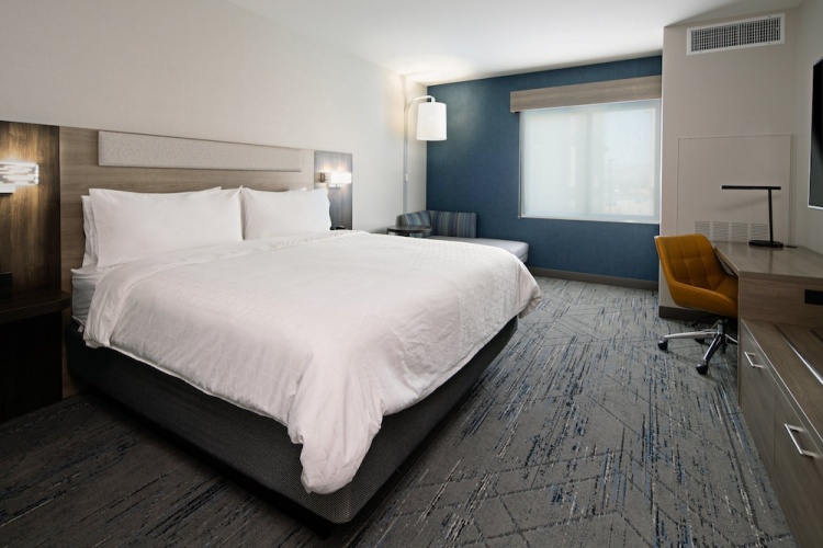 Holiday Inn Express & Suites Valencia - Santa Clarita photo 7