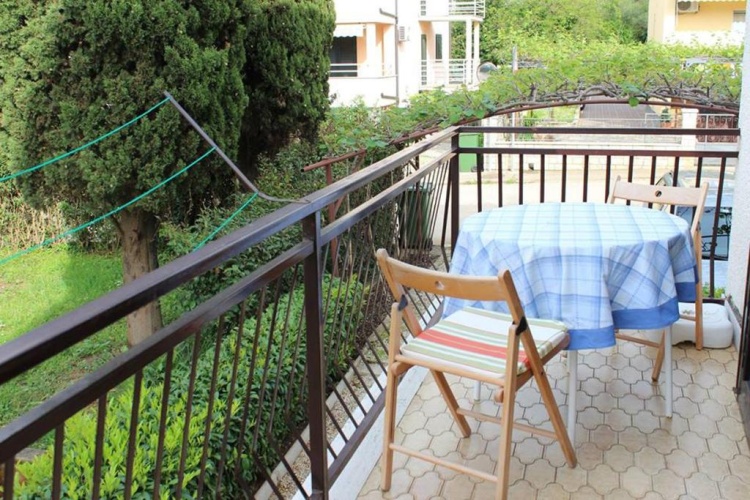 Apartment with balcony