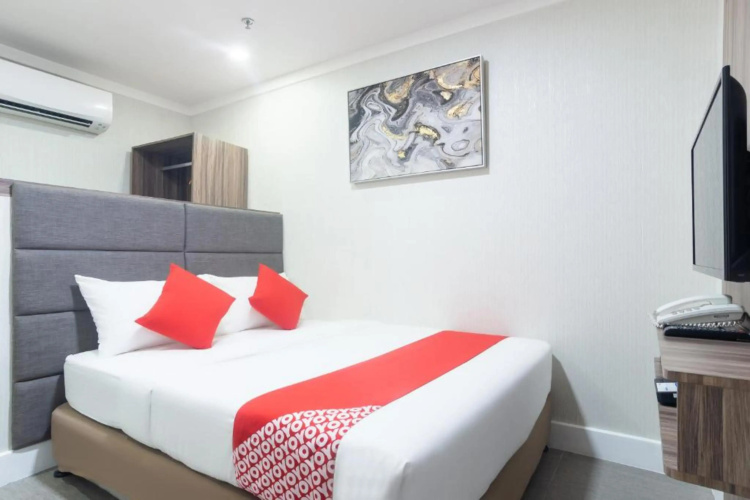OYO 208 Anika Suites