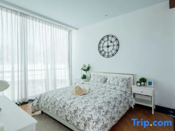 1 Bedroom Suite with view