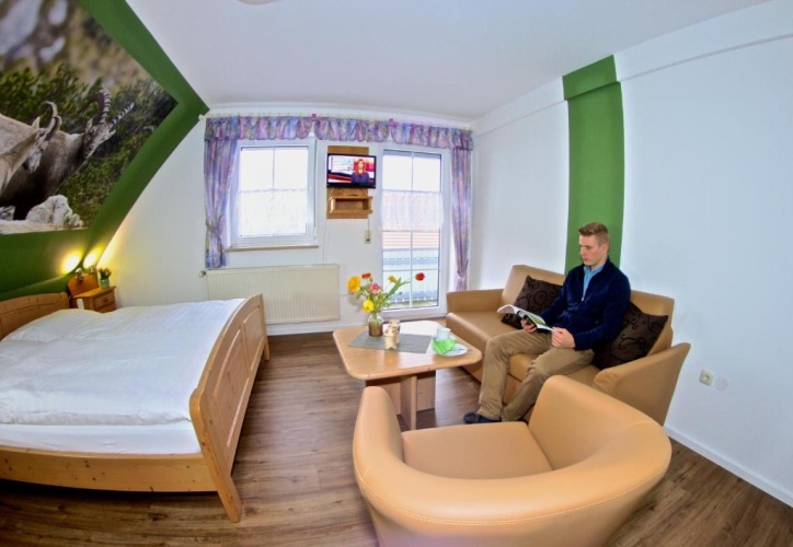 Standard Triple room