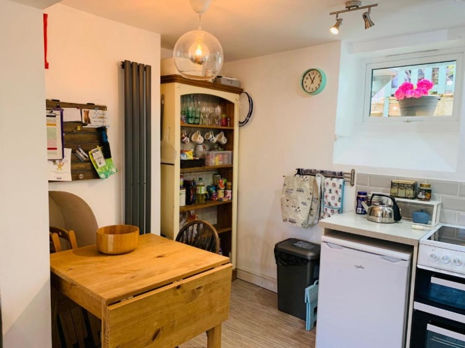 2 Bedrooms Cottage
