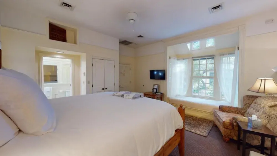 Madeleine Suite #7