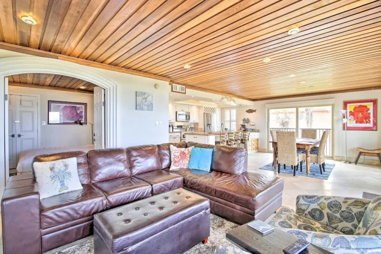 Modern Beachfront Condo w/ Pool & Beach Access!