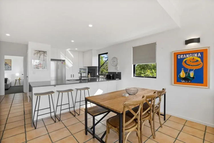 Pristine 2-bed Apartment With Pool and Balcony
