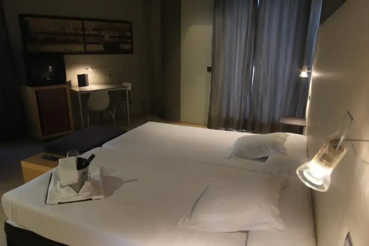 Hotel Almirante