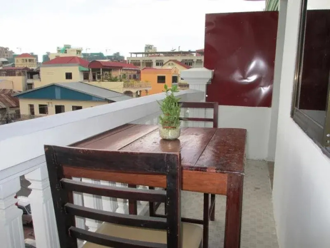 Tuk Tuk Hostel & Café