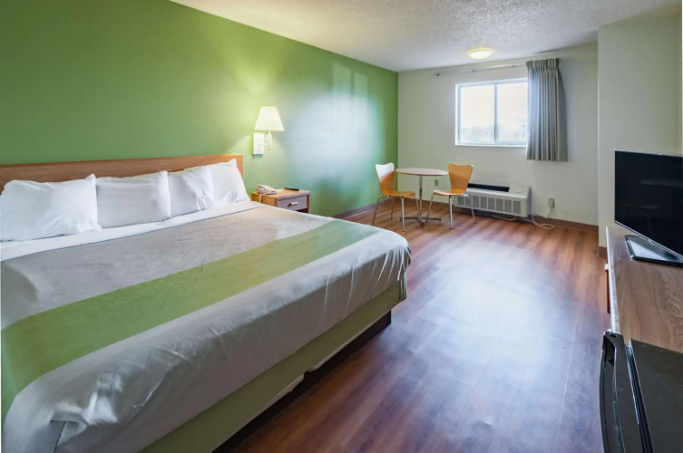 Motel 6 Drums, PA