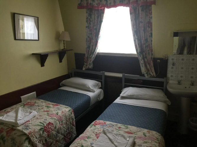 Albany Hotel