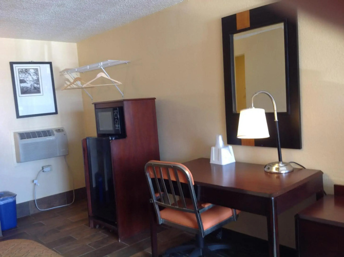 Diamond Inn and Suites