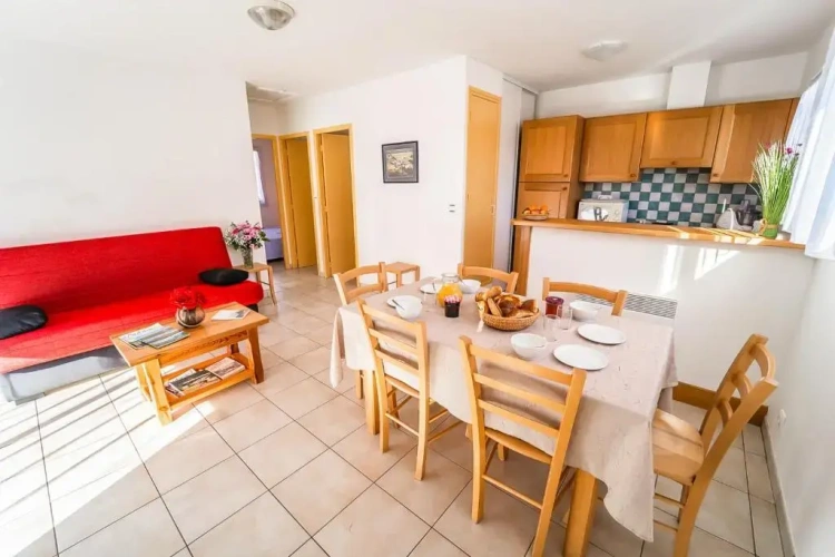 2 Bedrooms Cottage