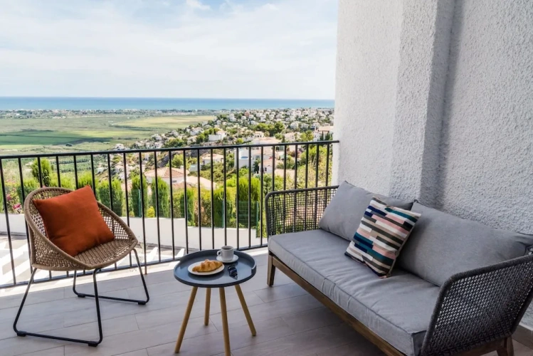 1 Bedroom Superior Basement Apartment with sea view