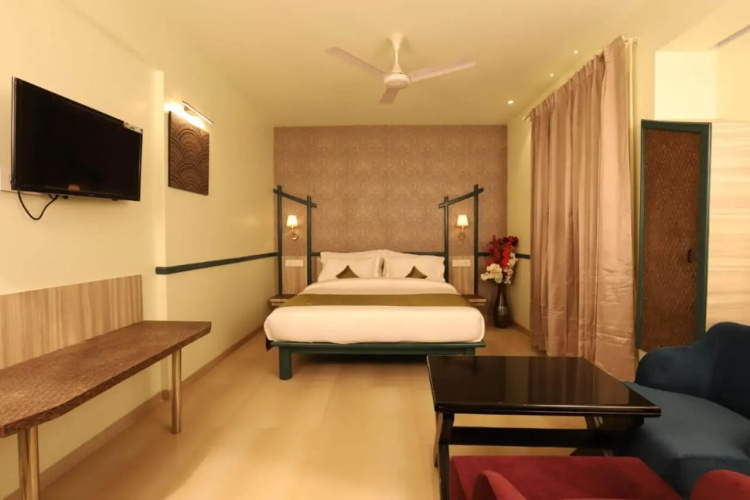 Hotel Prabha Palace