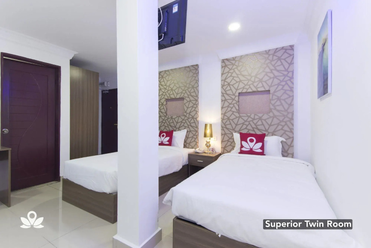Poorna Hotel