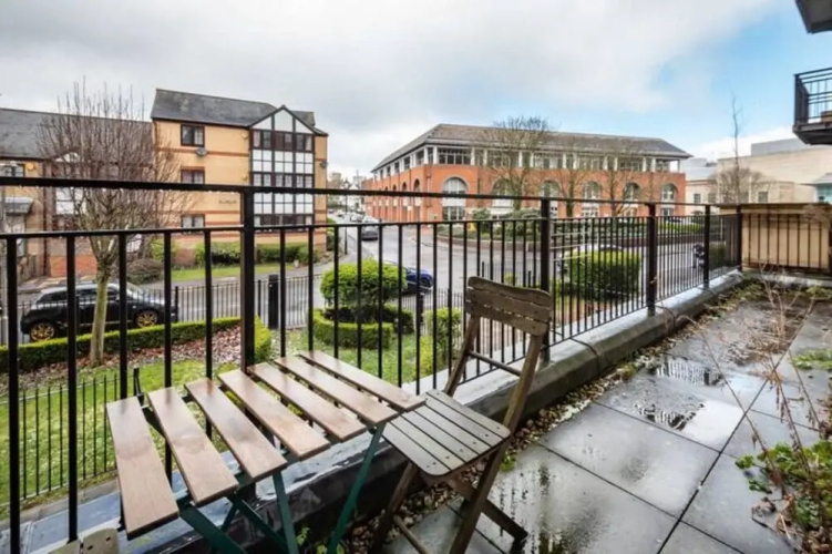 ✰ONPOINT 2 bedroom Apartment - River Kennet✰