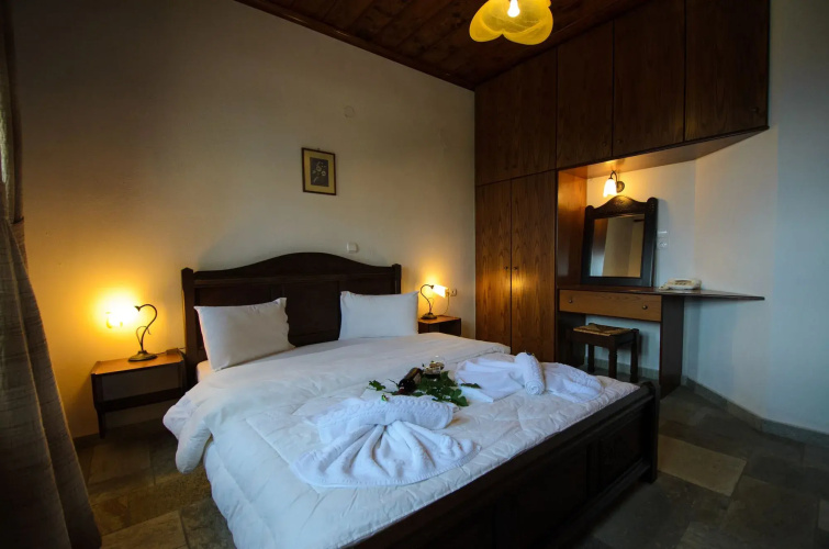 Atrapos Hotel