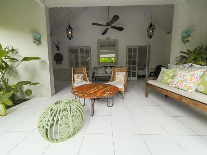 2 Bedrooms Villa